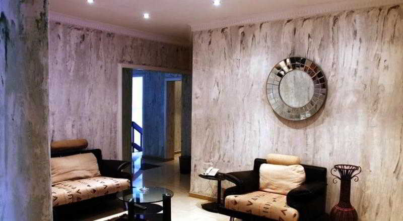 Charlies Place And Suites Lagos Exterior foto