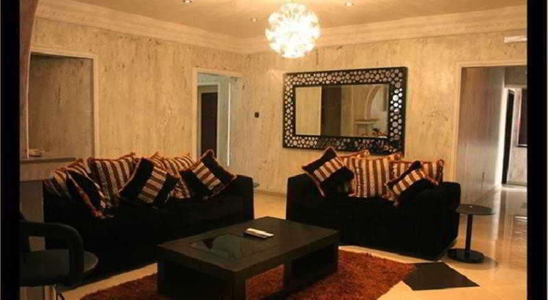 Charlies Place And Suites Lagos Exterior foto